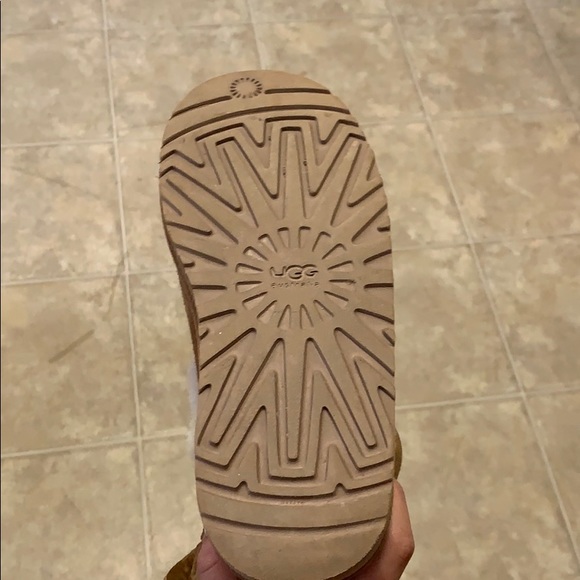uggs - Picture 4 of 4